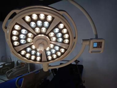 Meilleure vente lampe d'opération montée au plafond chirurgical d'approvisionnement médical